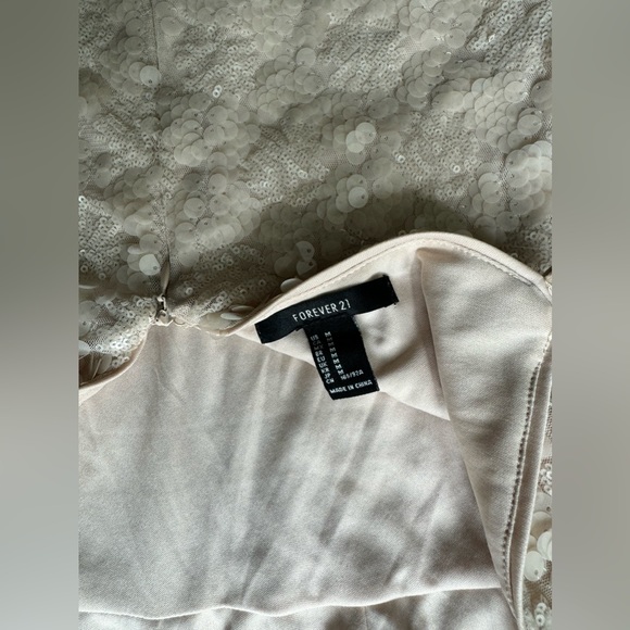 Forever21 Beautiful Cocktail Dress Shell Sequence. Size Medium - Picture 6 of 6